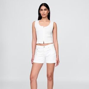 Gap 5" Mid Rise Girlfriend
Shorts White Denim